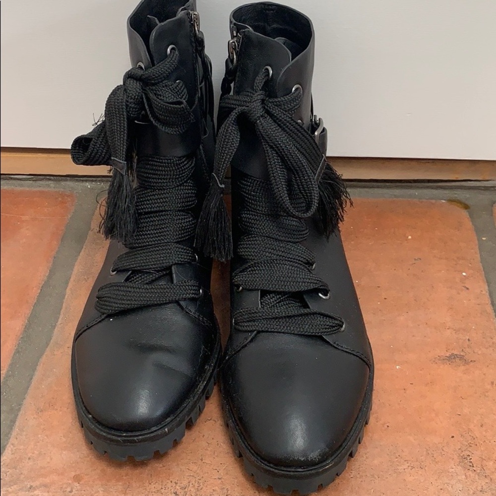 Splendid combat boats